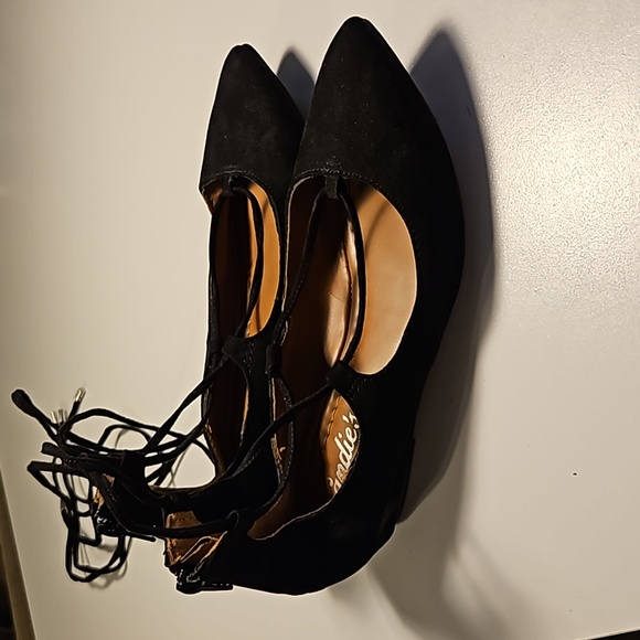 Candies Kraizen Lace-Up Flats. - Picture 5 of 7